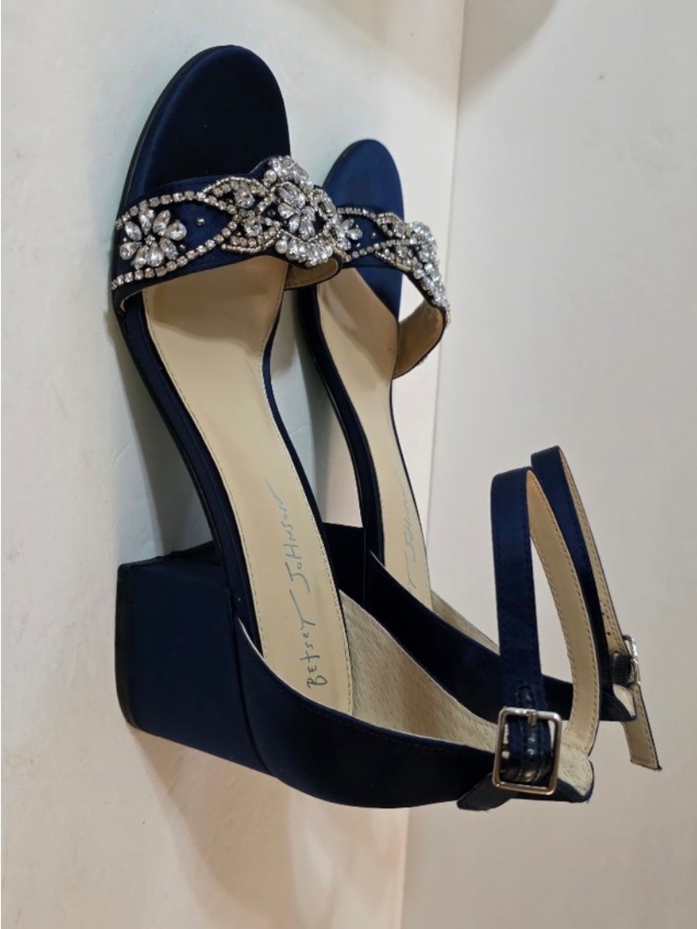 Betsey Johnson Navy Crystal Floral Strap Block Heel Sandals 7.5 - Picture 6 of 9